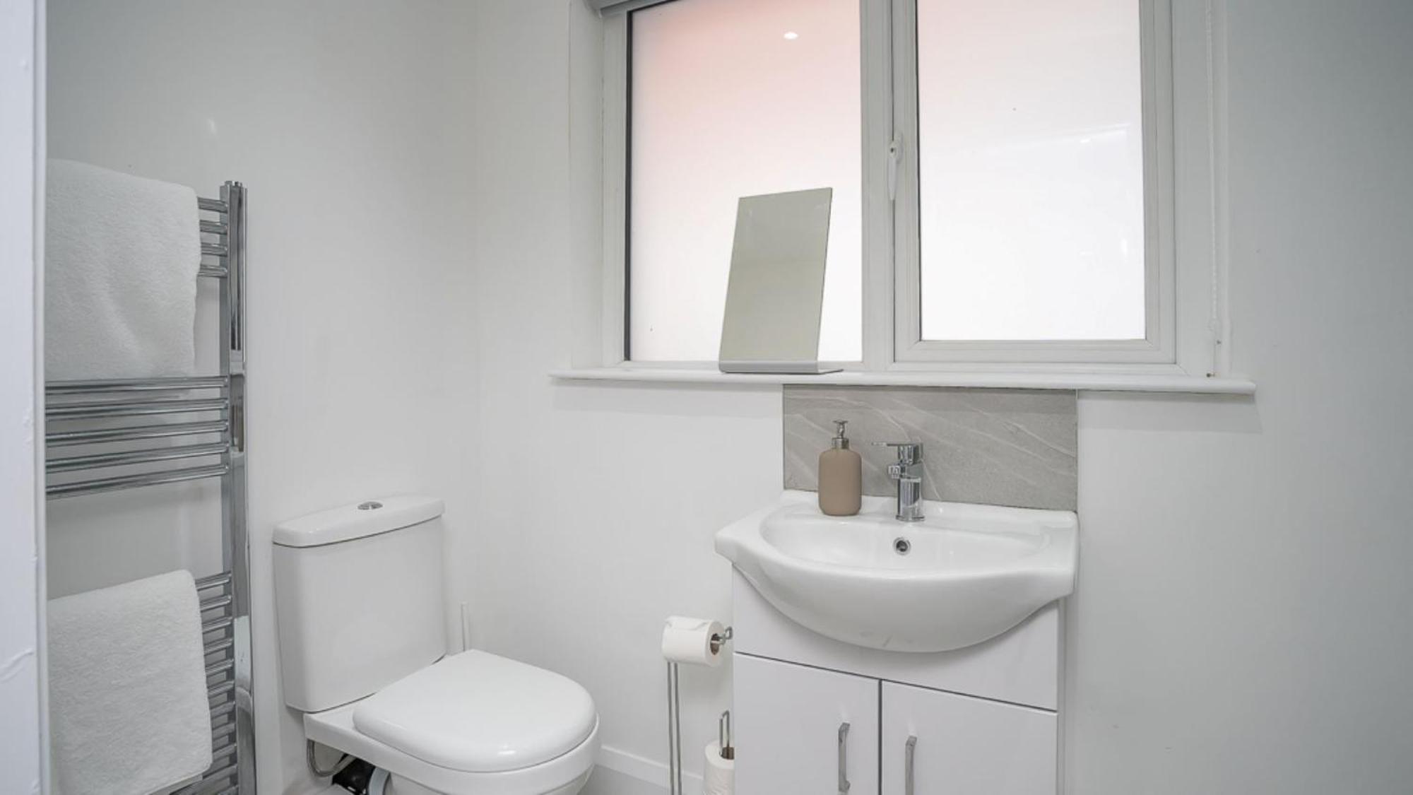 Luxury 4 Bdr House By Breaks Hébergement de vacances Belfast