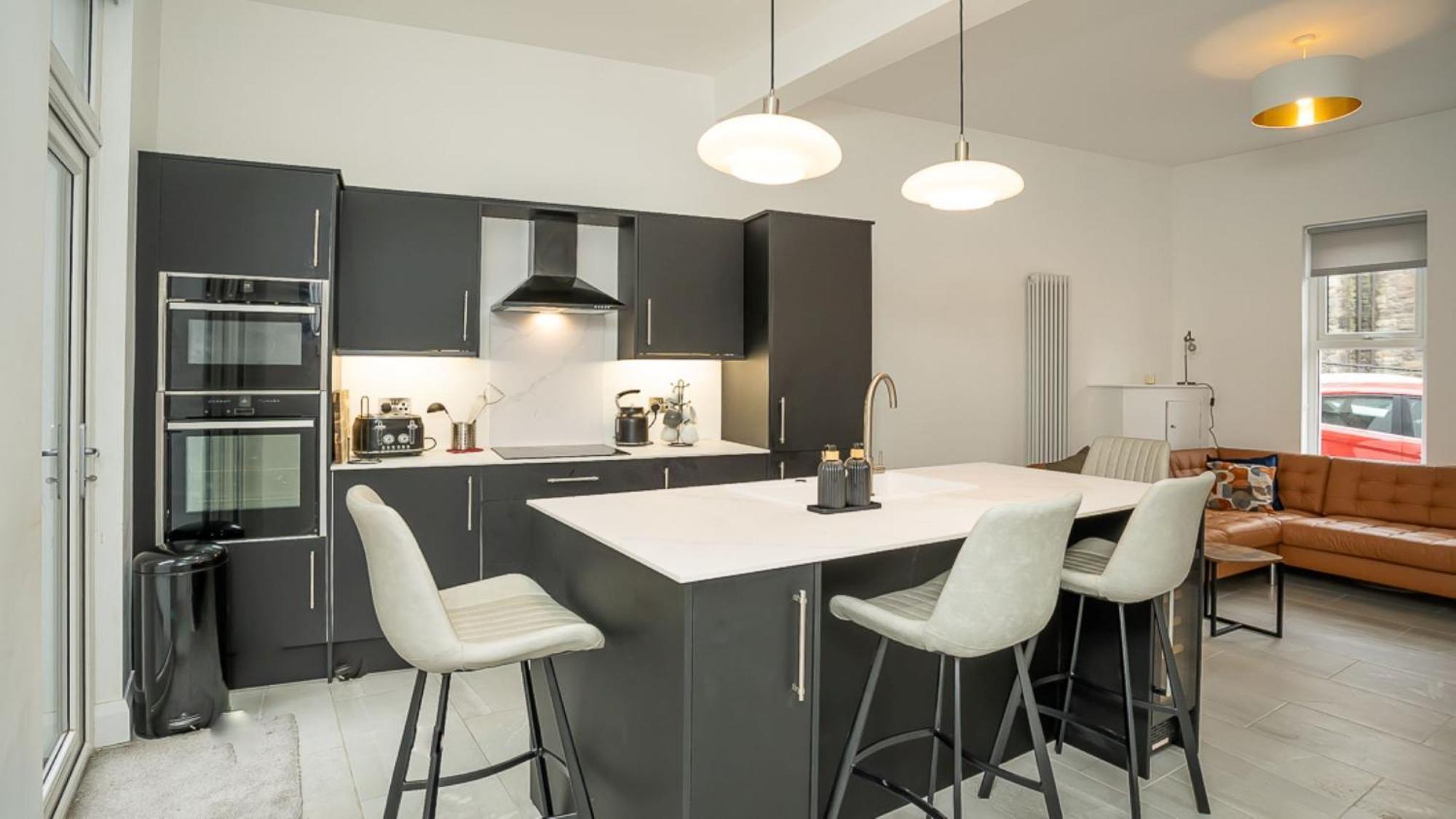 Luxury 4 Bdr House By Breaks Hébergement de vacances